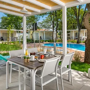 https://mobile-homes-laguna-naturist-fkk-camping-ulika.in-istria.net