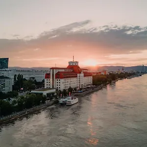 Szálloda Hilton Waterfront, Bécs